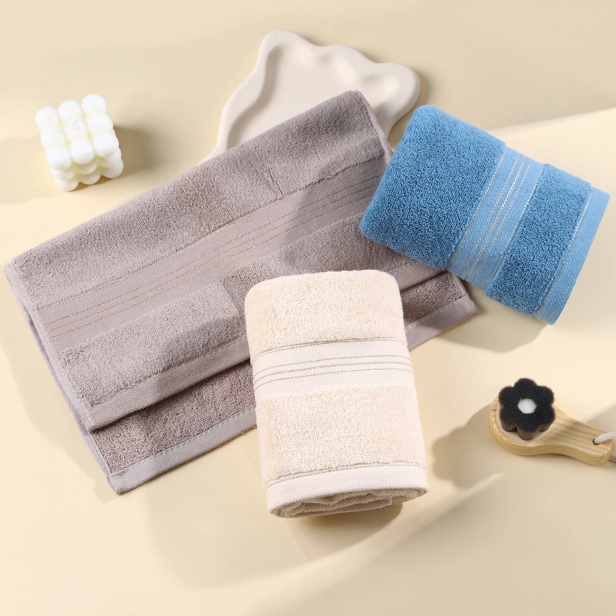 100% Cotton Towels with Gold Thread Decoration