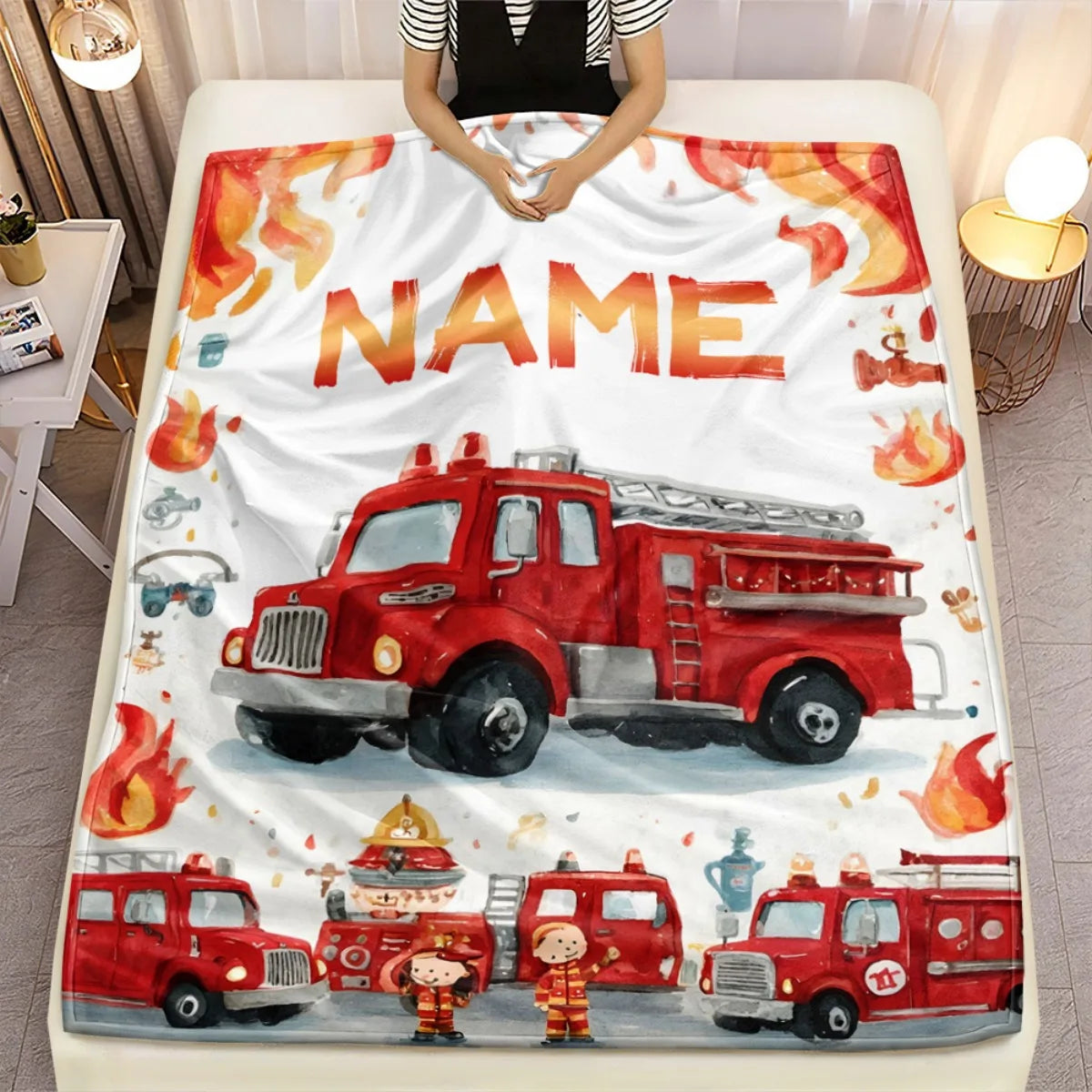 A lightweight customized portable blanket
